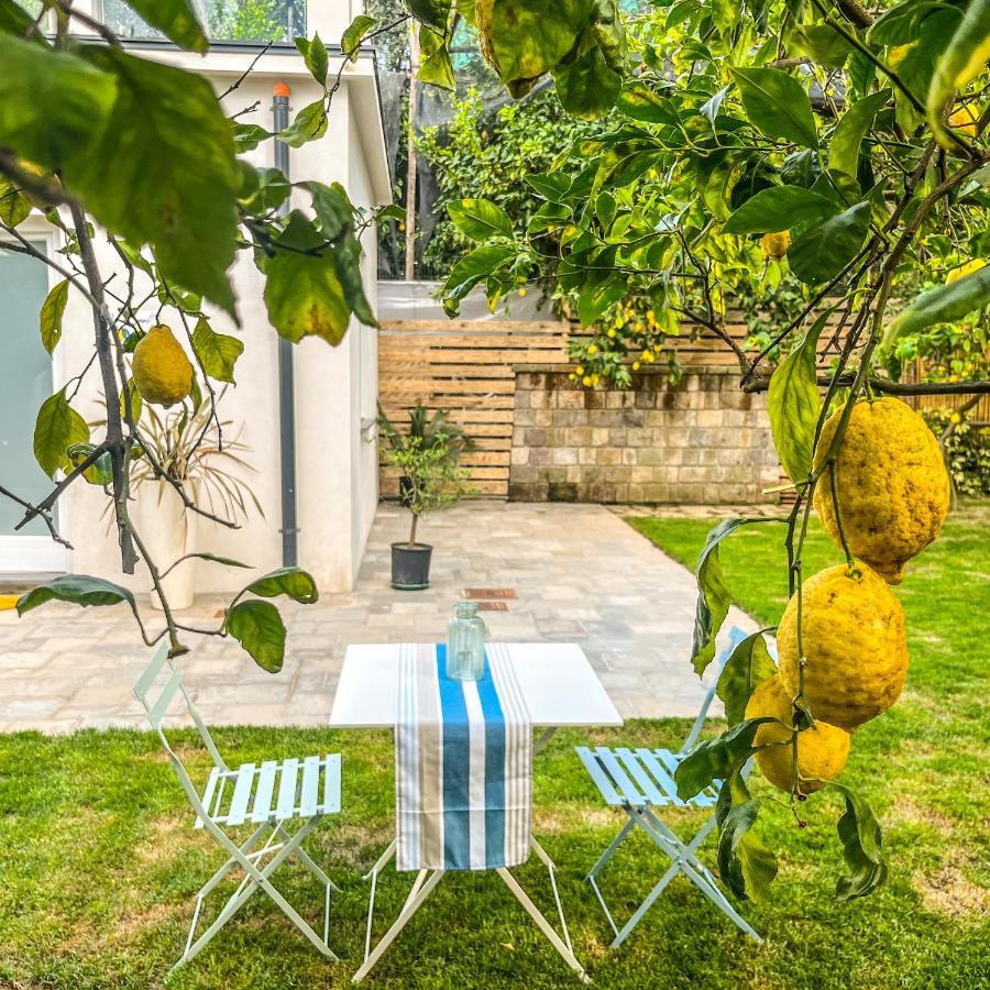 Flavia'S Lemons Bed & Breakfast Sorrento Exterior photo