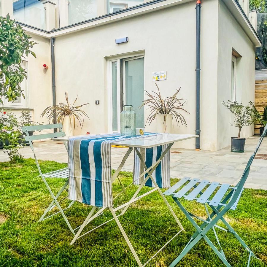 Flavia'S Lemons Bed & Breakfast Sorrento Exterior photo
