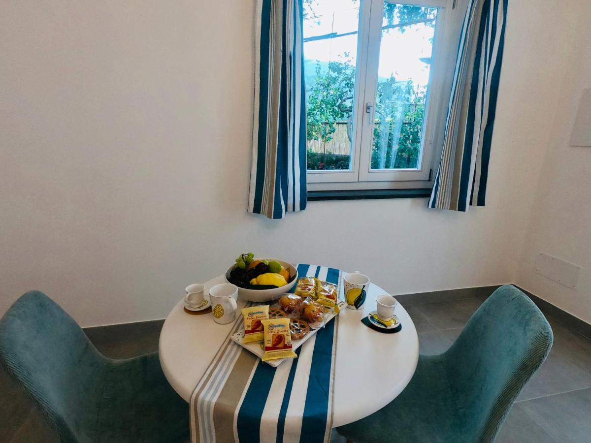 Flavia'S Lemons Bed & Breakfast Sorrento Exterior photo