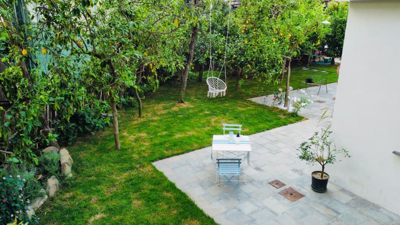 Flavia'S Lemons Bed & Breakfast Sorrento Exterior photo